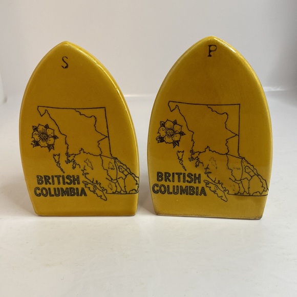 Vintage Salt and Pepper Shakers Irons British Columbia Souvenir 4” tall - Picture 2 of 11